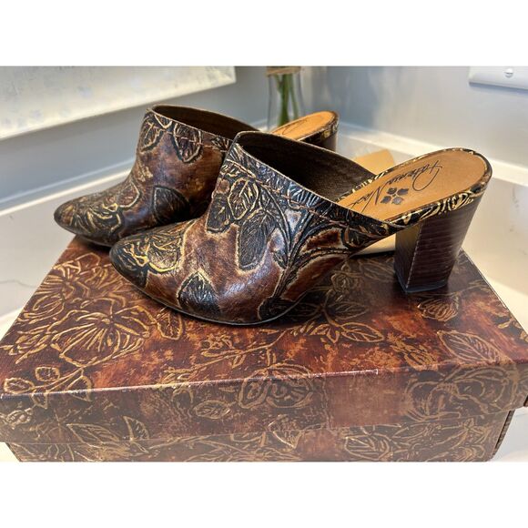 PATRICIA NASH Ruffina Mule in Chocolate Gold Metallic Back Leaves Size 6 Shoes - Picture 6 of 9